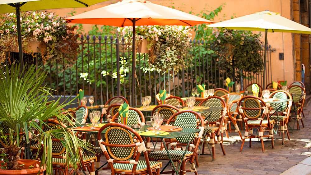 Coastal Villas and Yachts restaurant in Naples