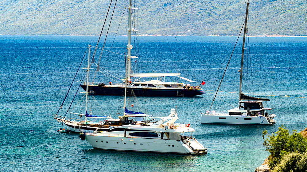 Coastal Villas and Yachts Motor Yacht Sail Yacht