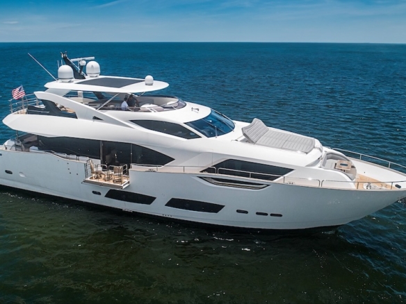 Quantum Yacht Charter with side deck out