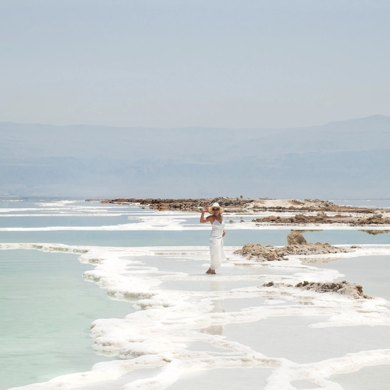 Blue Mind Indoors: Where Mineral Stillness Begins