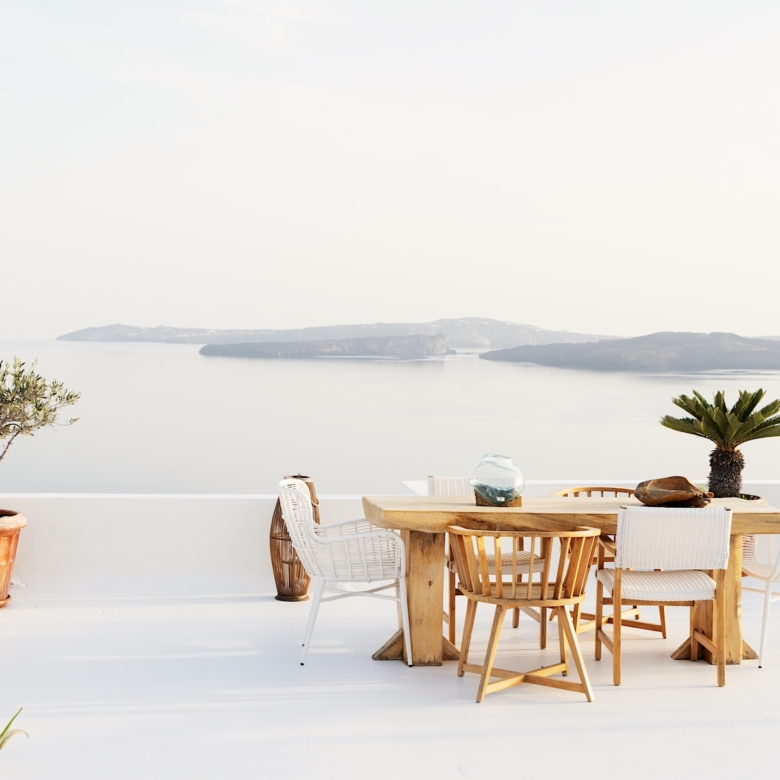 What Coastal Living Really Feels Like (And Why It Changes Travel)