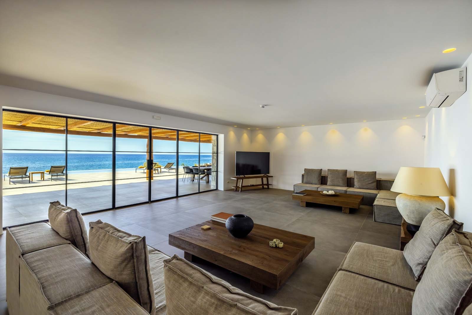 Beach House Arvi Estate