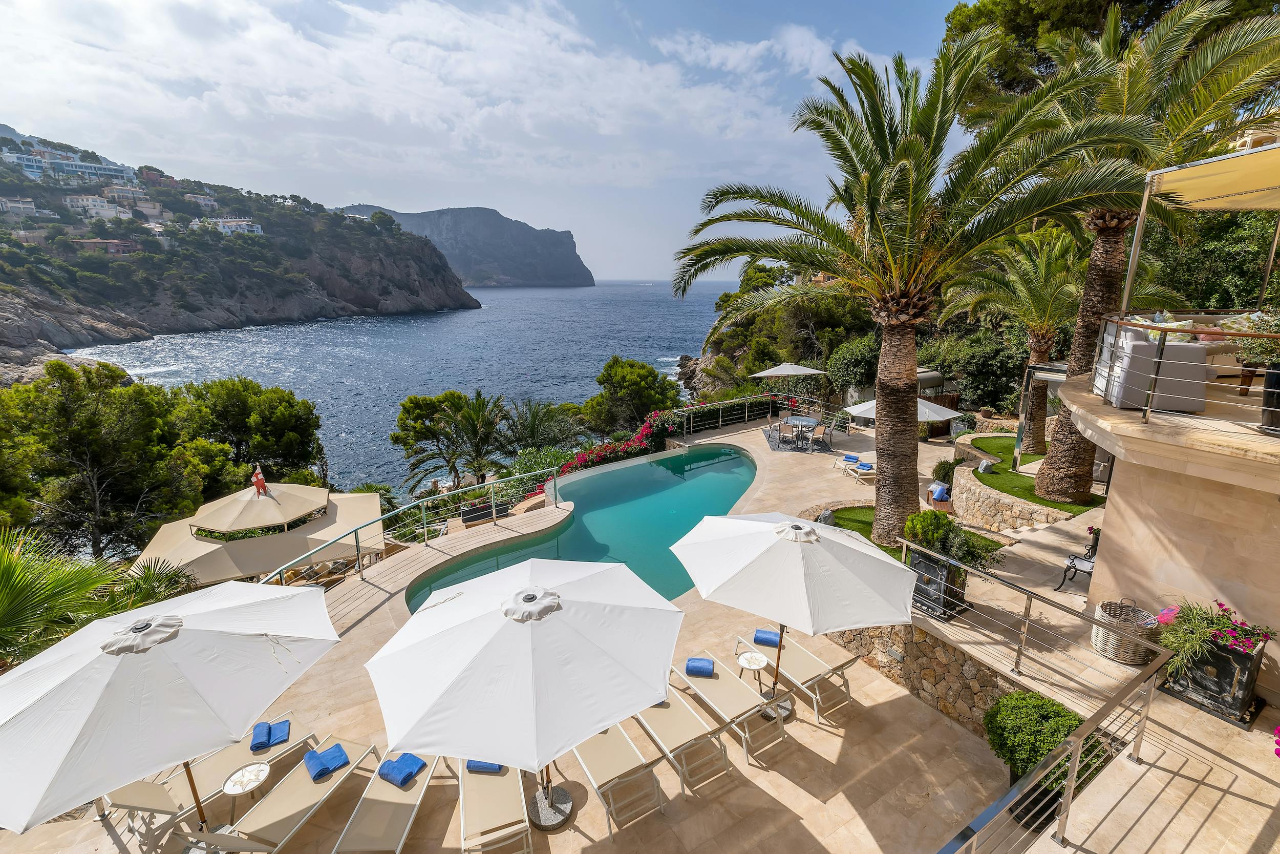 Casa En El Mar in Mallorca with private pool overlooking the Mediterranean coast